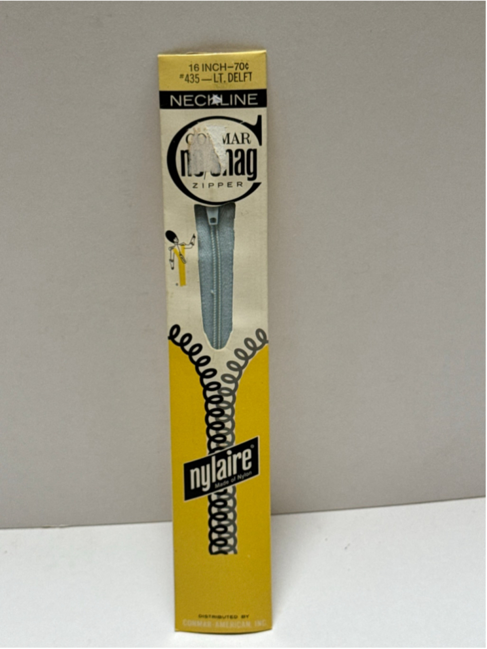 Vintage NOS Conmar No-Snag 16 Inch Zipper Light Delft Blue Nylaire 435 Neckline